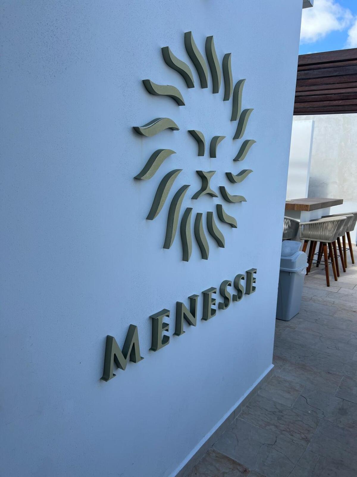 Menesse 38 *